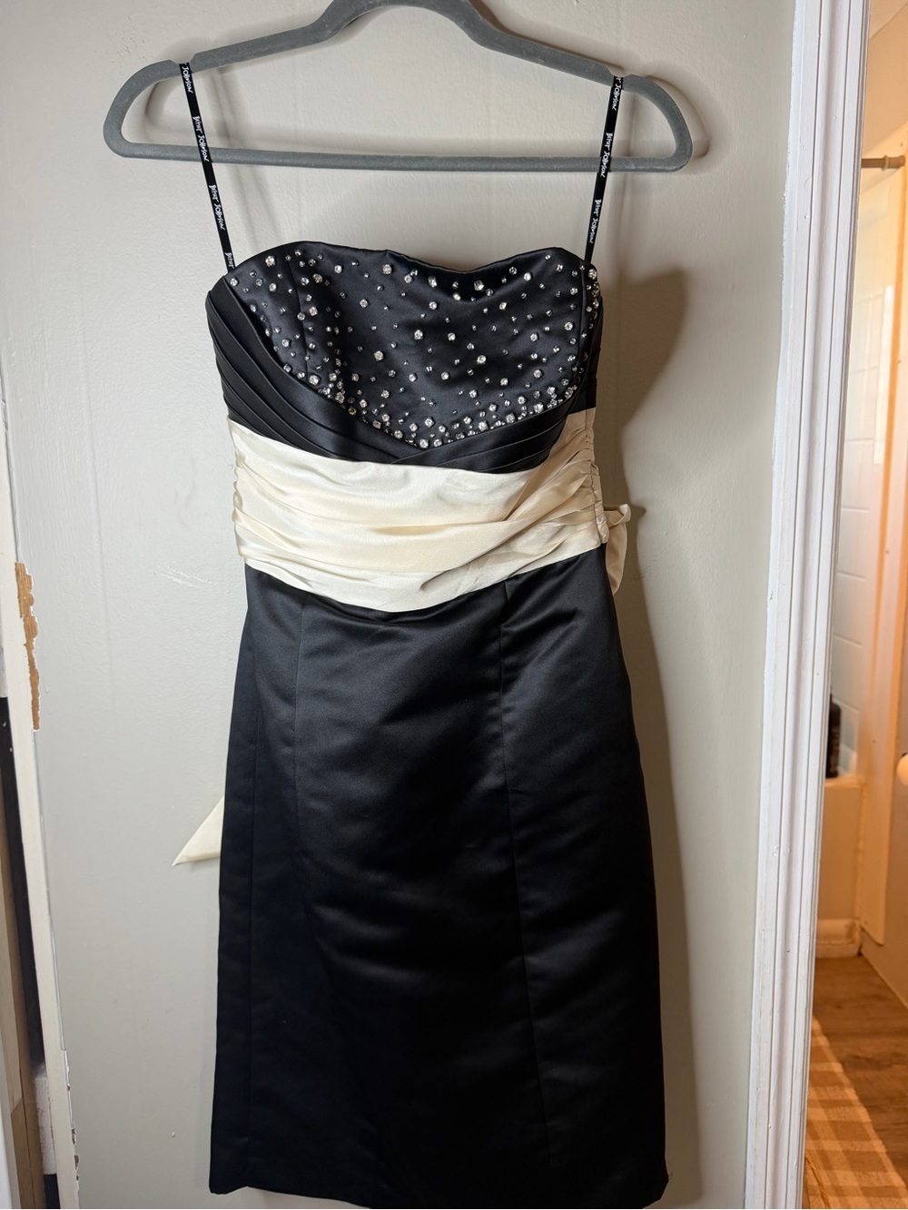 Betsey Johnson Vintage NWT Evenings Black and Ivory Satin Sheath Dress SZ 4